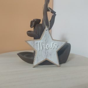 Estrella de madera con nombre personalizado