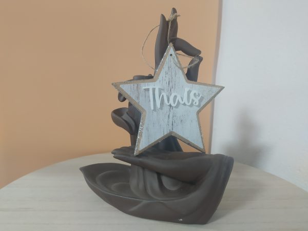 Estrella de madera con nombre personalizado - Imagen 3