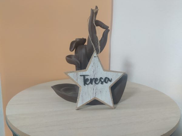 Estrella de madera con nombre personalizado - Imagen 2