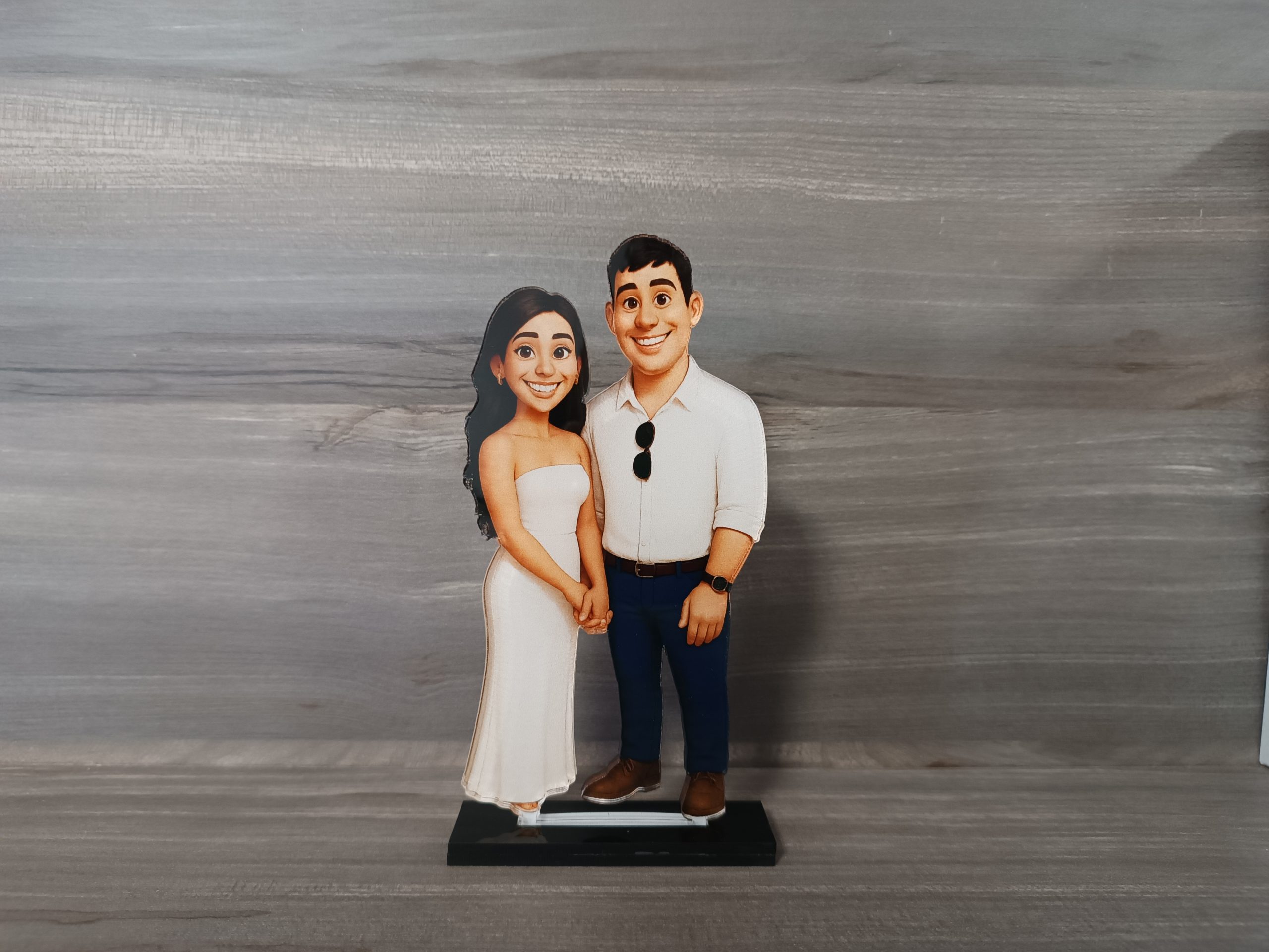 Figuras de Novios en Metacrilato para Tarta – Cake topper estilo standee Personalizado - Estilo Realista, Cartoon o Funko - Imagen 3