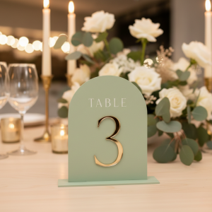 Meseros de Boda en Forma de Arco – Personalizados en Metacrilato