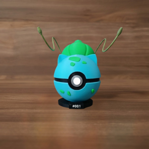 Pokéball Temática de Bulbasaur (#001) – Figura de Colección con Peana